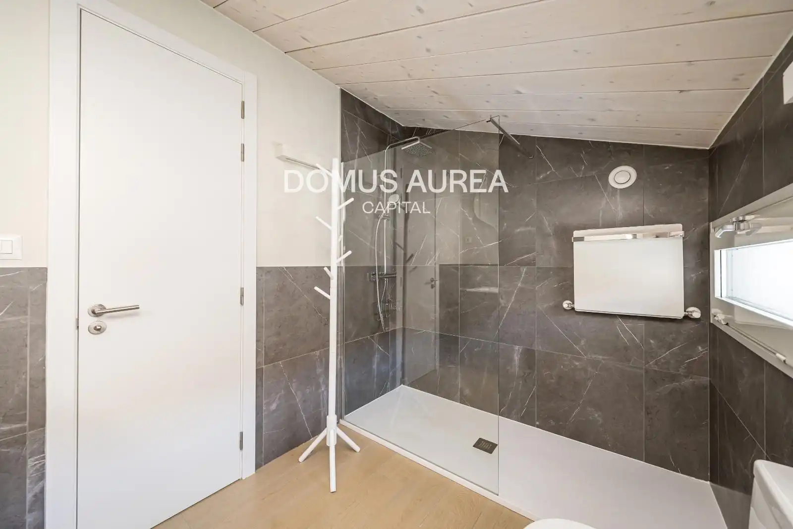 Badezimmer von Maisonette zur Miete in Madrid mit Klimaanlage, Heizung und Terrasse