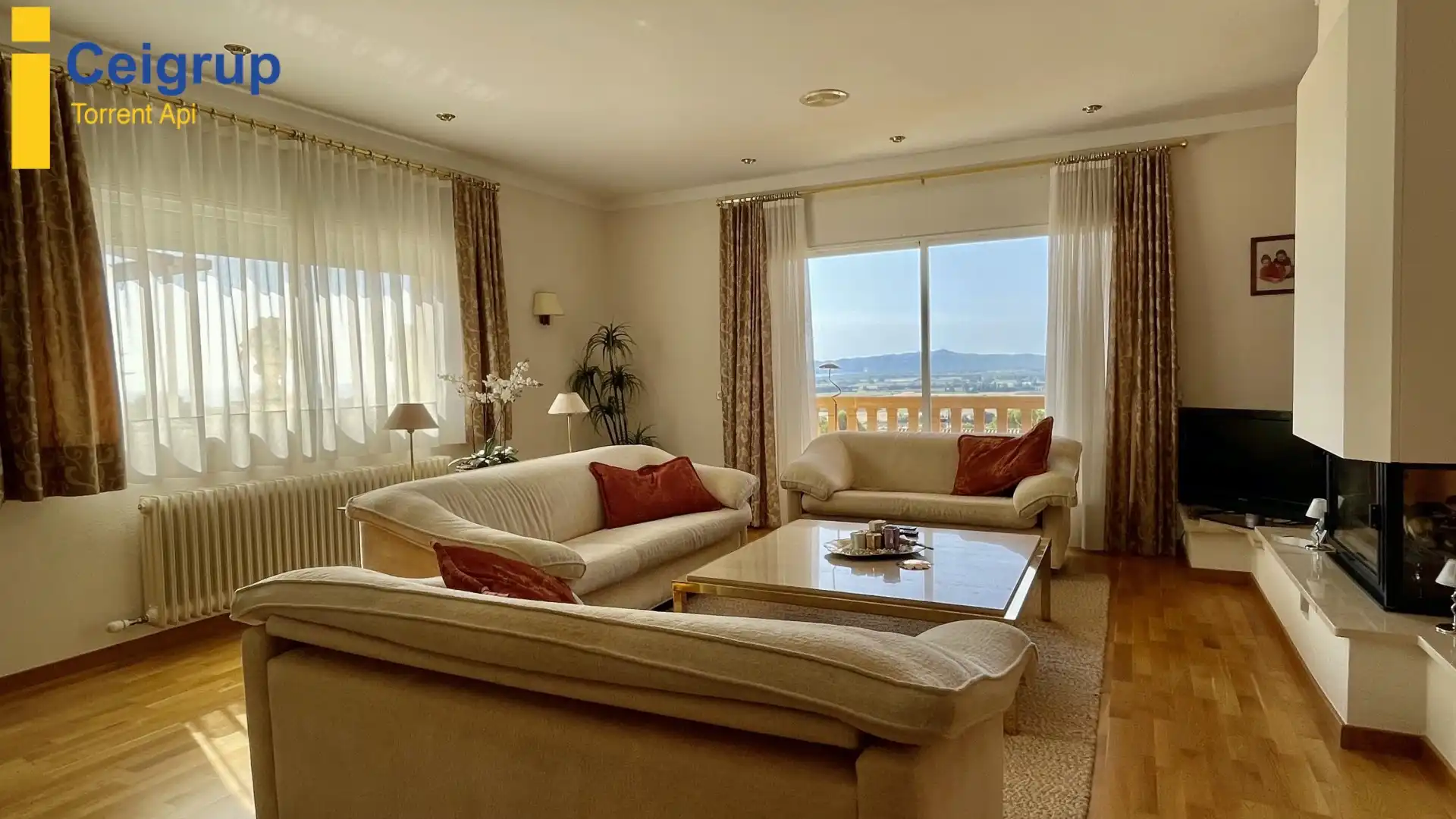 Sala de estar de Casa o chalet en venta en L'Estartit con Aire acondicionado, Calefacción y Terraza