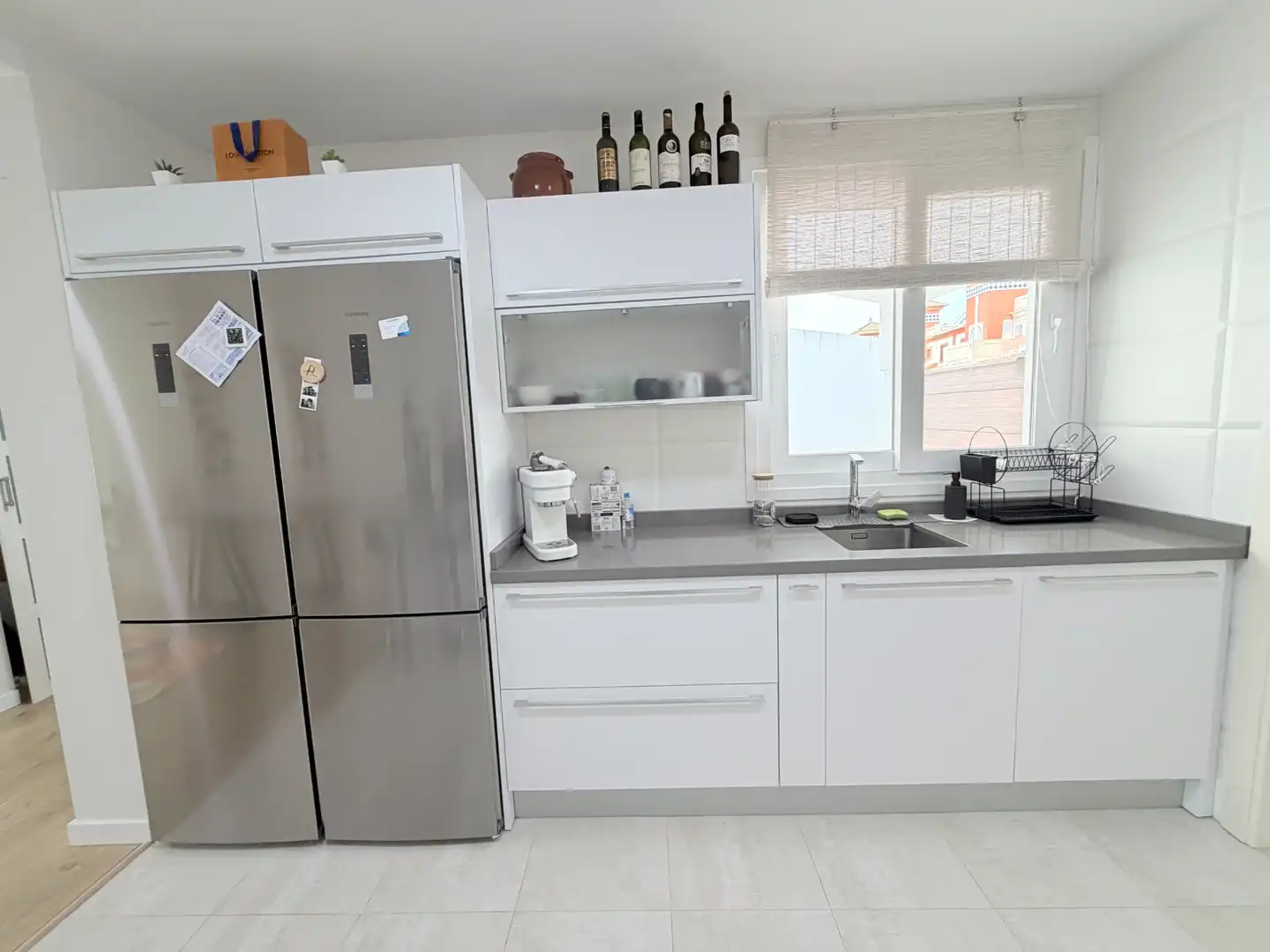 Cocina de Casa adosada en venta en Espartinas con Aire acondicionado, Jardín privado y Parquet