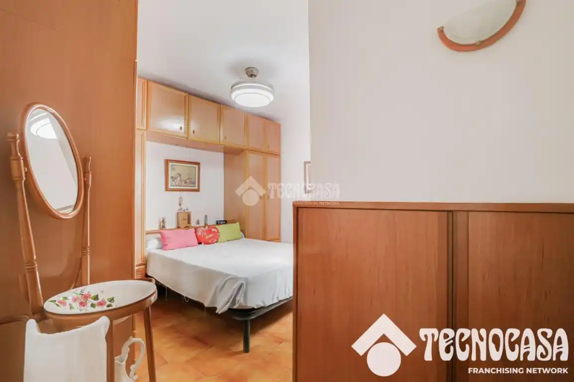 Bedroom of Flat for sale in Santa Coloma de Gramenet  with Air Conditioner and Furnished