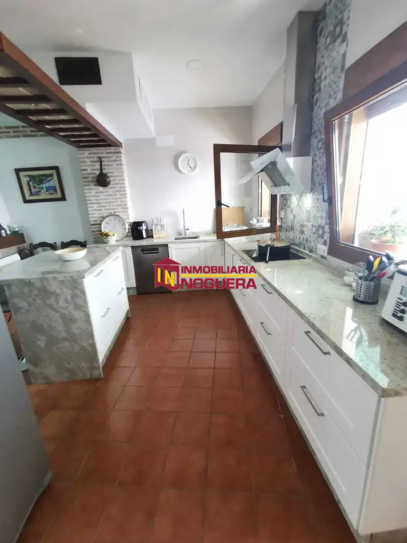 Cuina de Casa o xalet en venda en Écija amb Aire condicionat, Terrassa i Traster