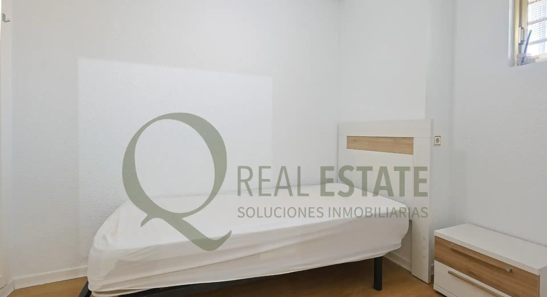 Wohnung zum Verkauf in Alicante / Alacant mit Heizung, Privatgarten und Terrasse