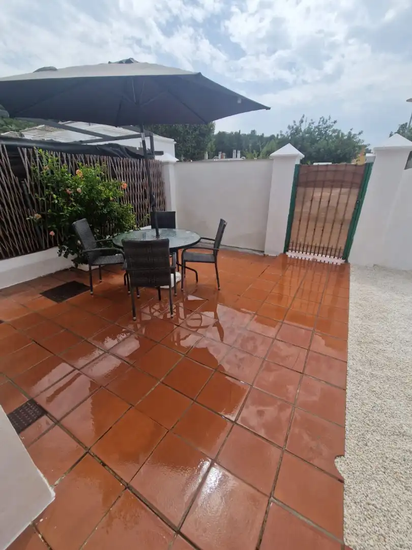 Maison mitoyenne avec terrasse à louer à San Enrique - Guadiaro -  Pueblo Nuevo