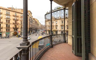 Exterior view of Flat for sale in  Barcelona Capital  with Heating, Terrace and Balcony