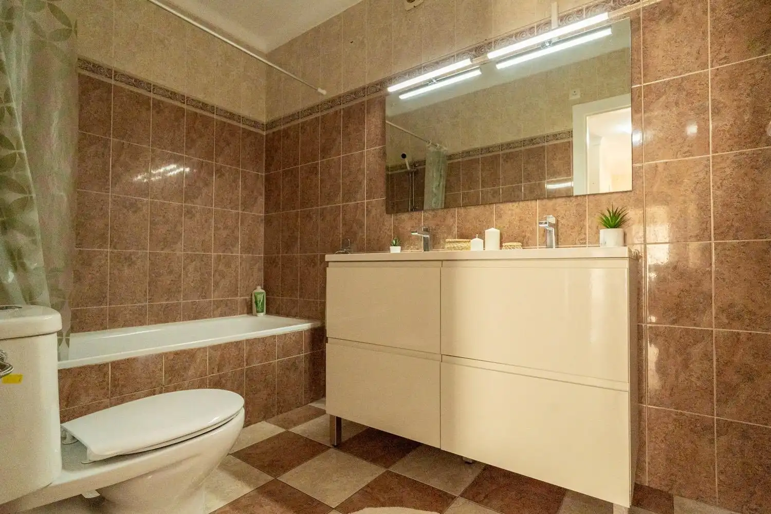 House with pool for sale in Pasaje Vall de Bianya, imagen 48