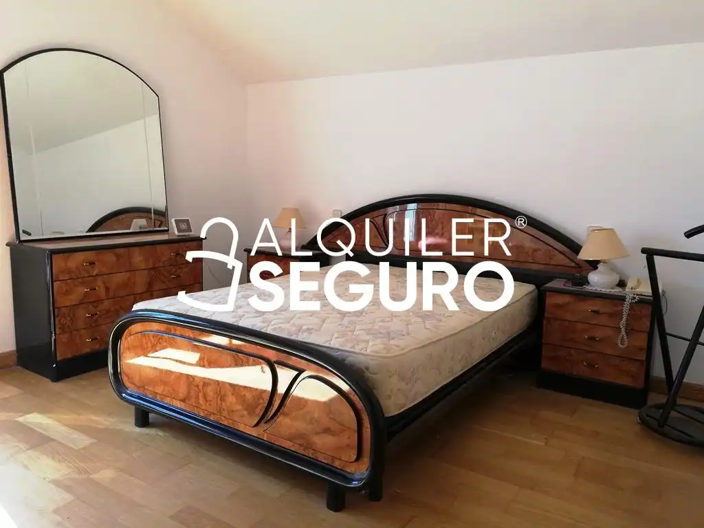 Habitación de Casa o chalet de alquiler en Colmenar Viejo con Calefacción, Terraza y Amueblado
