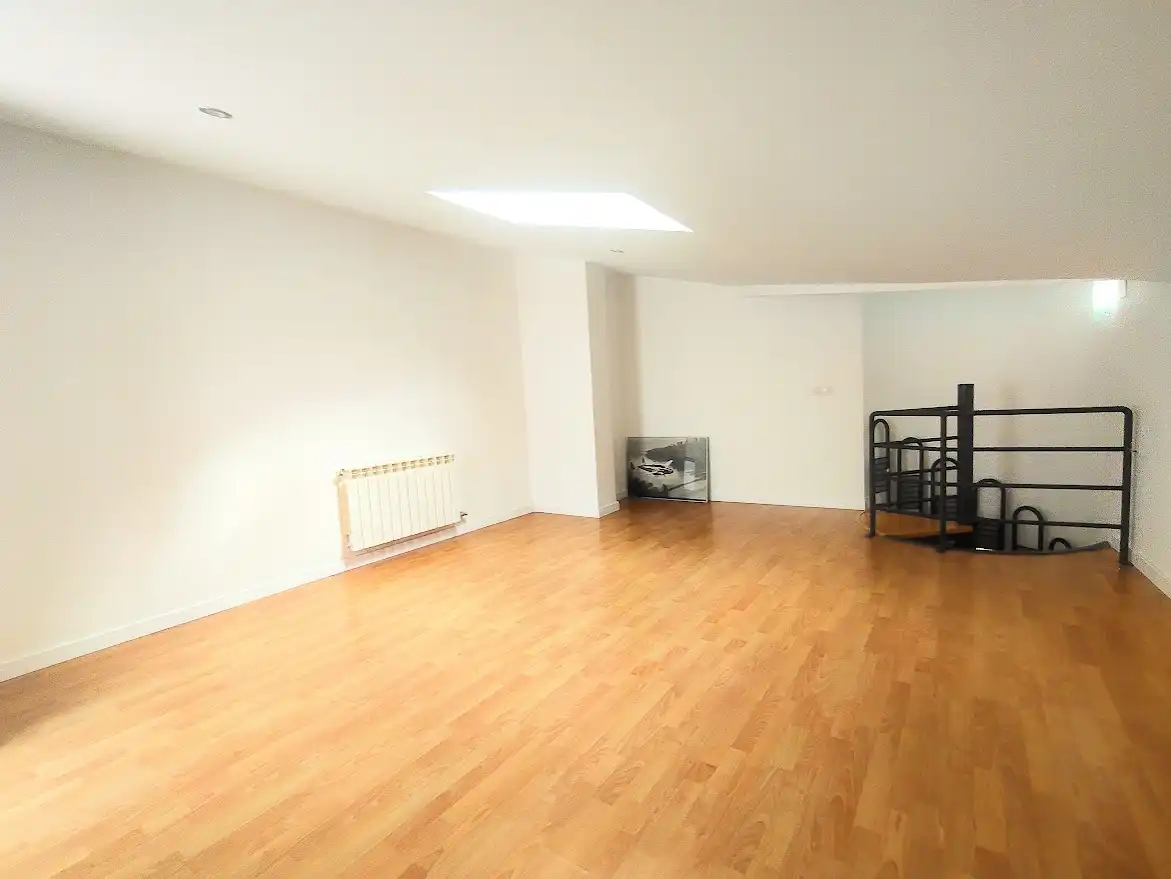Duplexes for rent in Carrer Correu Vell, Centre Històric