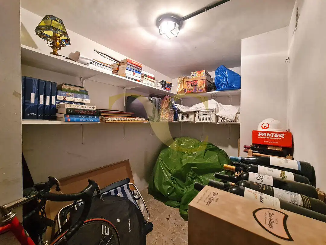 Casa adosada en venda en Gijón  amb Calefacció i Traster