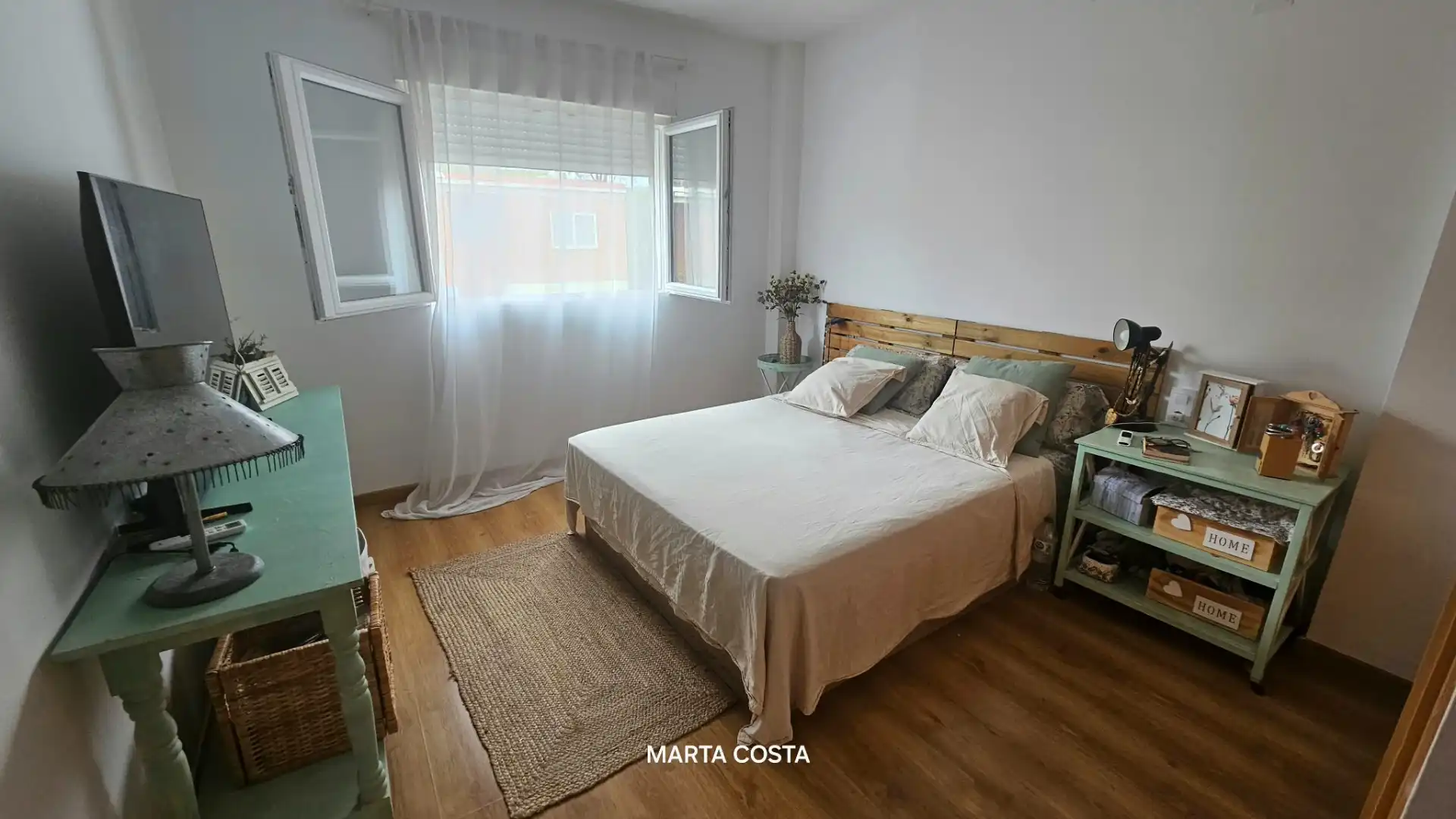 Schlafzimmer von Einfamilien-Reihenhaus zum Verkauf in Almoines mit Klimaanlage, Heizung und Parkett