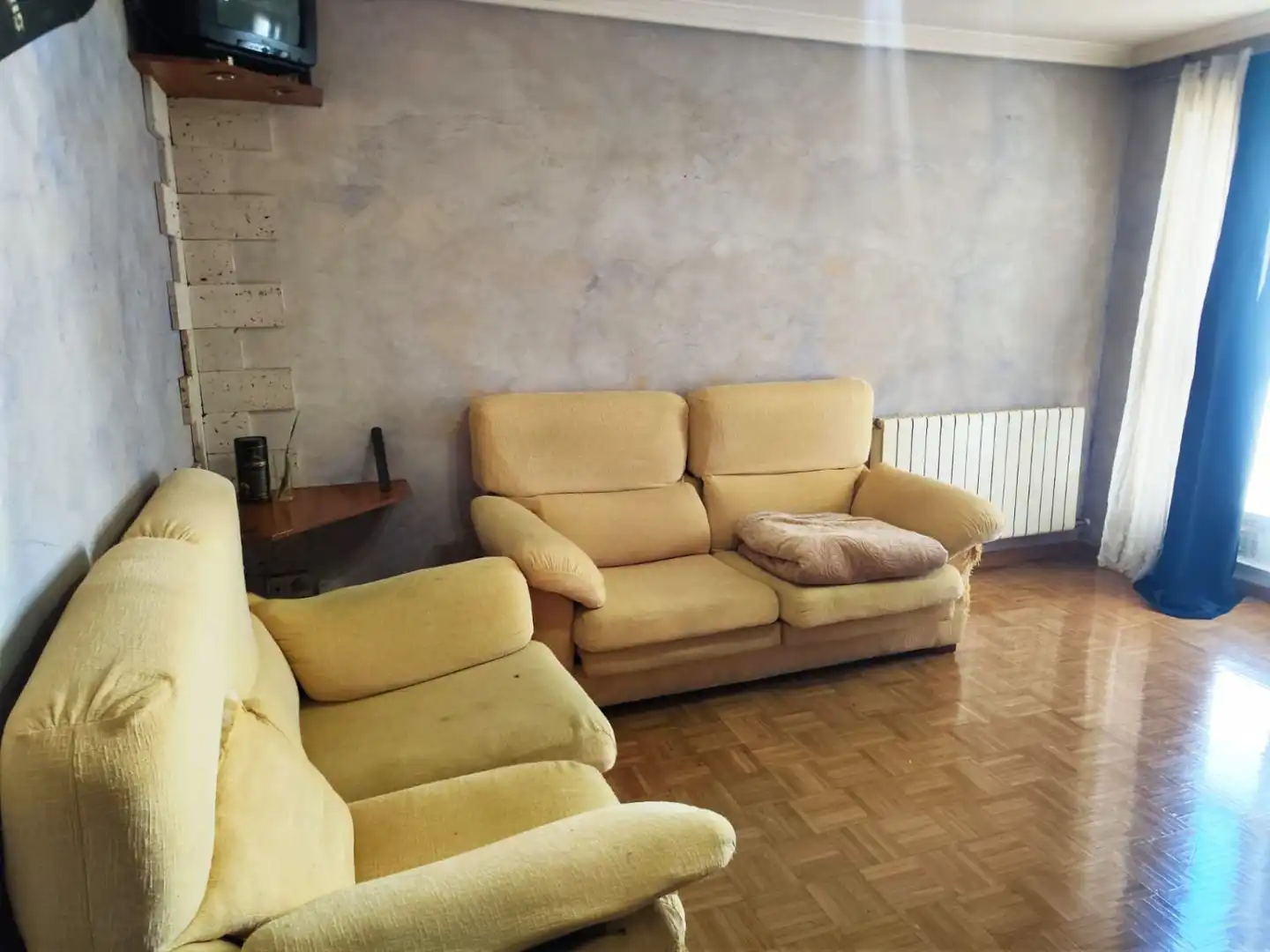 Sala d'estar de Pis en venda en Palencia amb Calefacció i Traster