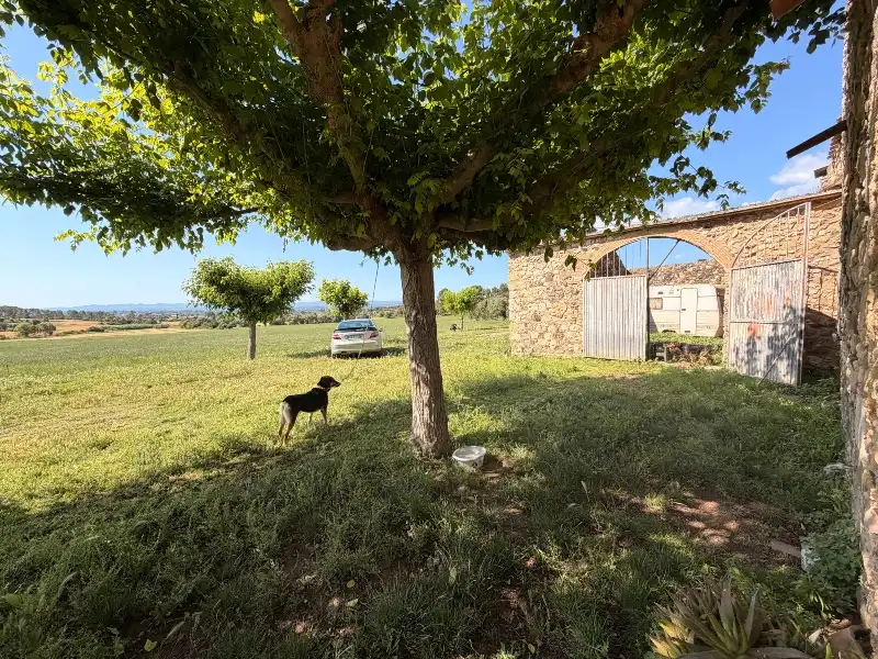 Country house zum Verkauf in La Tallada d'Empordà mit Privatgarten, Terrasse und Abstellraum