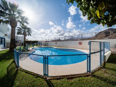 Terraced house with balcony for sale in Aguadulce