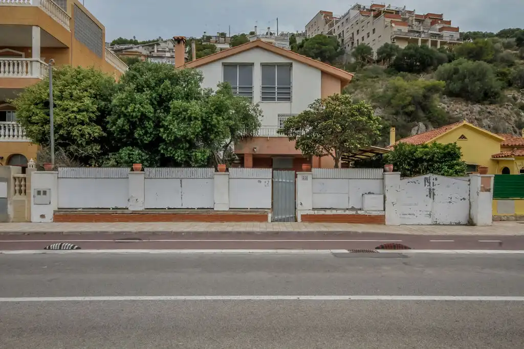 Casa o xalet en venda a Avda. Les Botigues , Les Botigues de Sitges