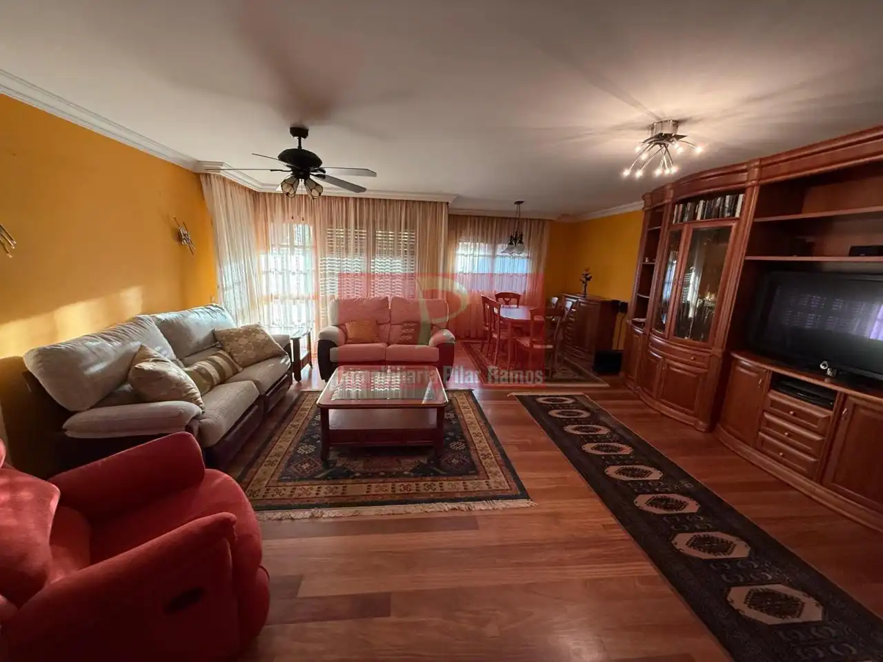 Sala d'estar de Casa adosada en venda en Sariegos amb Calefacció, Jardí privat i Terrassa