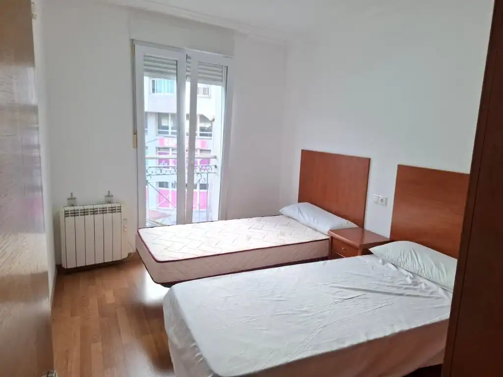 Habitación de Piso en venta en Burela con Calefacción, Trastero y Amueblado