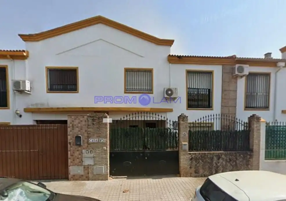 Vista exterior de Casa o chalet en venta en Sevilla