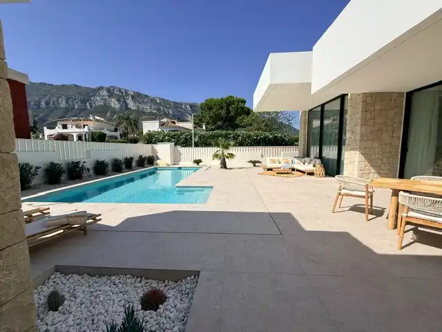Terrassa de Casa o xalet en venda en Dénia amb Aire condicionat, Calefacció i Jardí privat