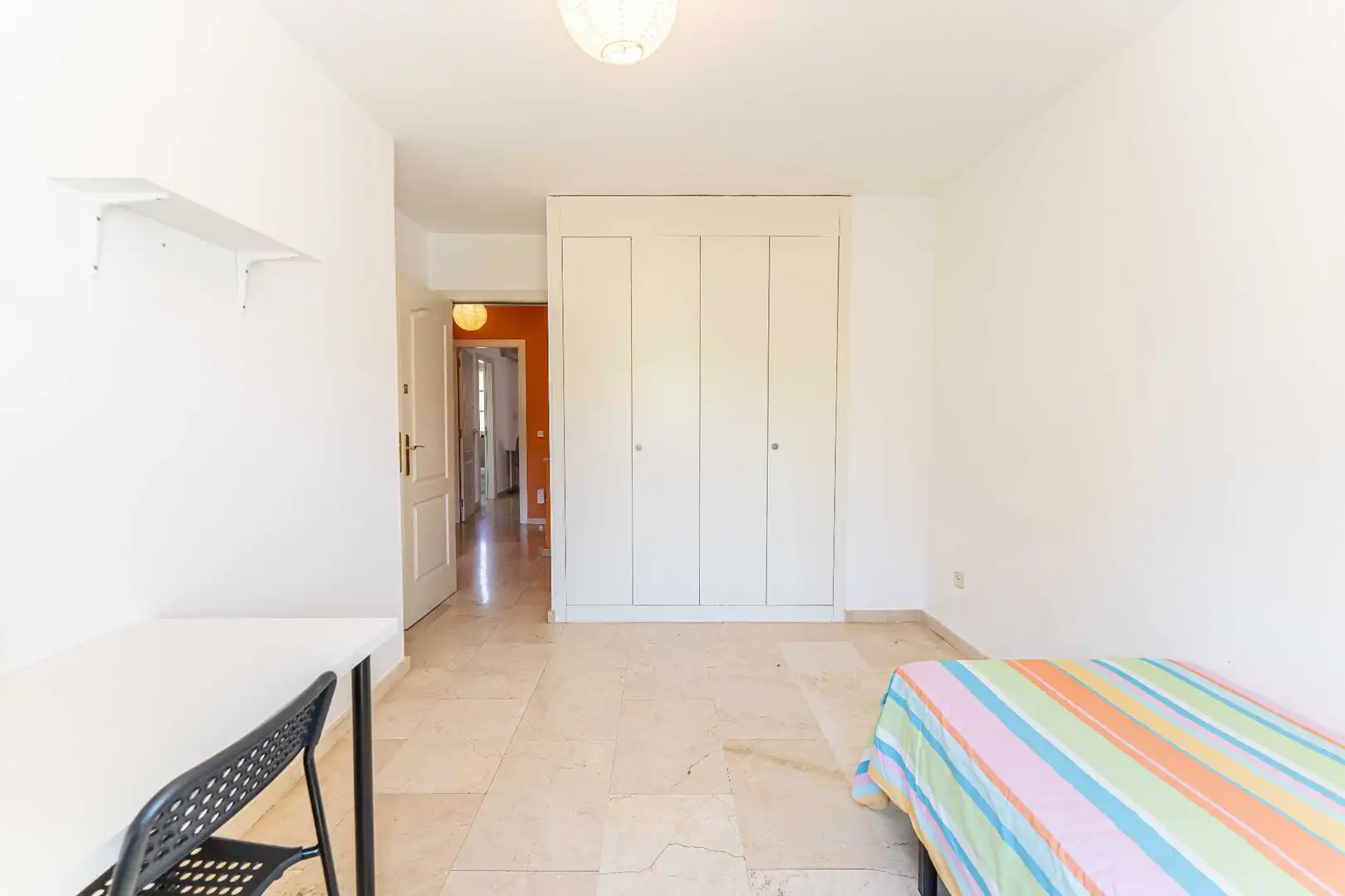 Habitación de Casa adosada en venta en Fuenlabrada con Aire acondicionado, Calefacción y Jardín privado