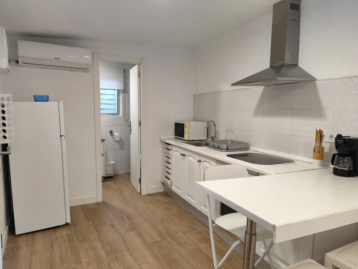 Cocina de Apartamento de alquiler en Sanlúcar de Barrameda con Amueblado, Lavadora y Microondas