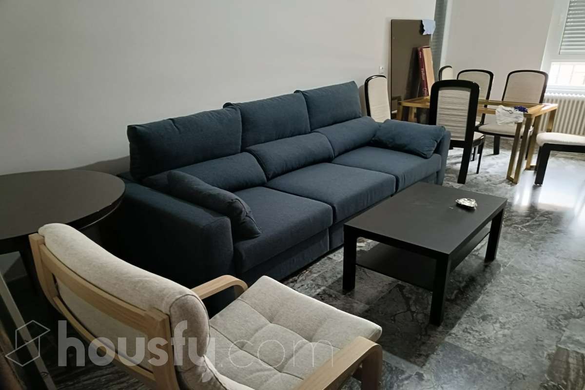 Living room of Flat to rent in Salamanca Capital  with Heating, Parquet flooring and Furnished