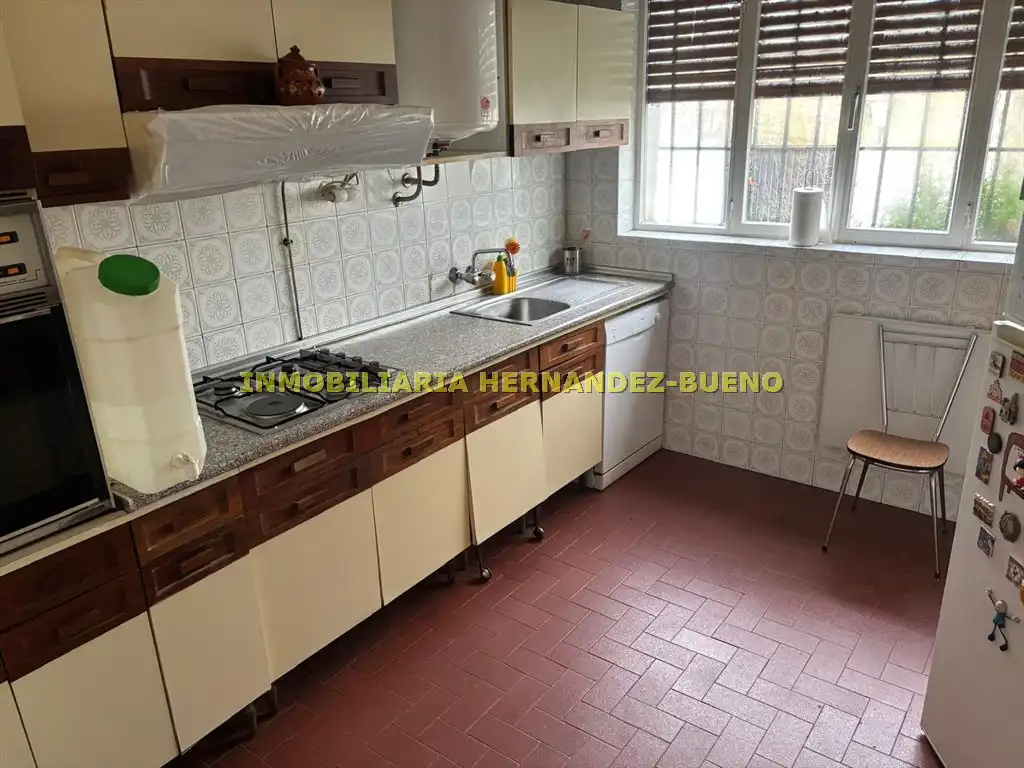 Cuina de Casa o xalet en venda en Alba de Tormes amb Jardí privat i Piscina