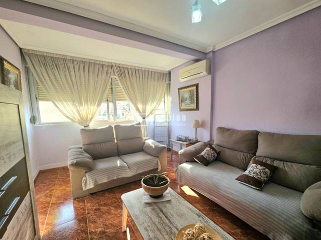 Piso en Venta en Reyes Católicos