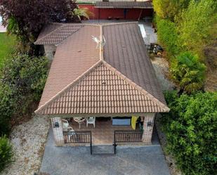 Vista exterior de Casa o xalet de lloguer en El Casar de Escalona amb Aire condicionat, Jardí privat i Traster