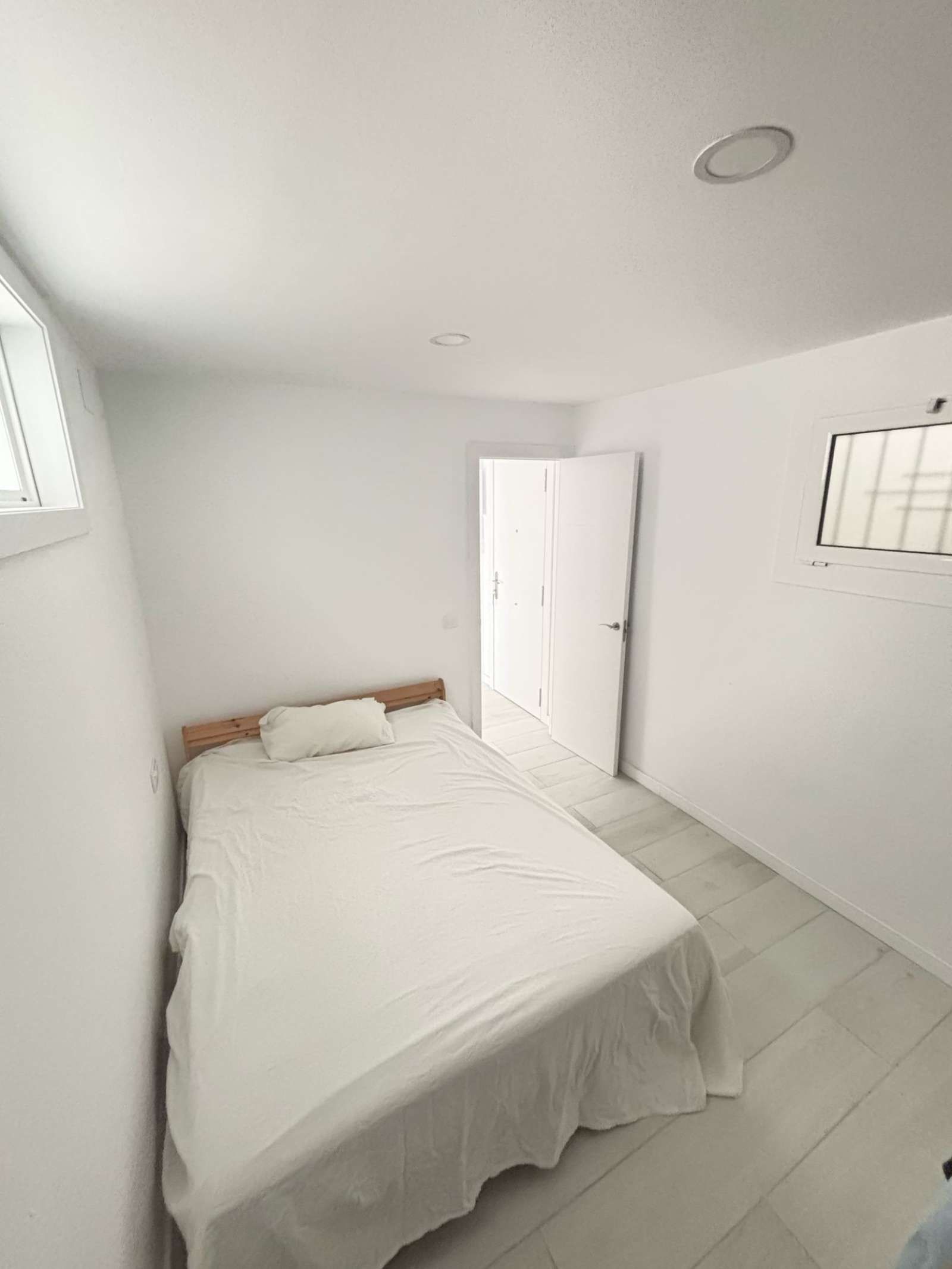 Bedroom of Flat to share in El Masnou  with Air Conditioner and Terrace