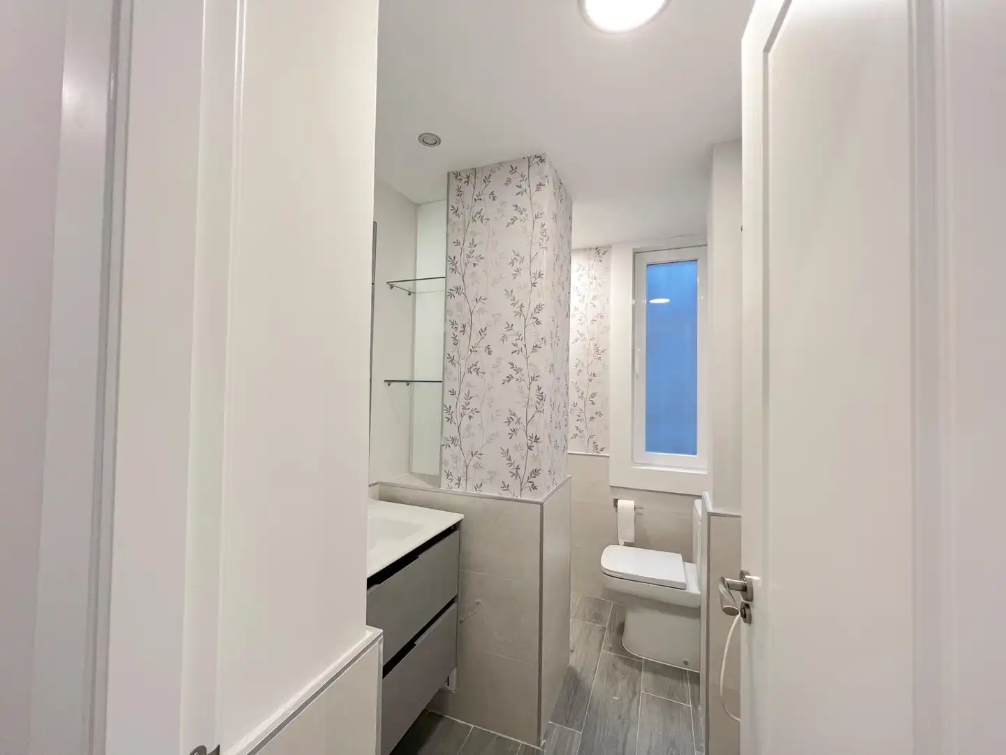 Bathroom of Flat for rent in Barrio de Salamanca