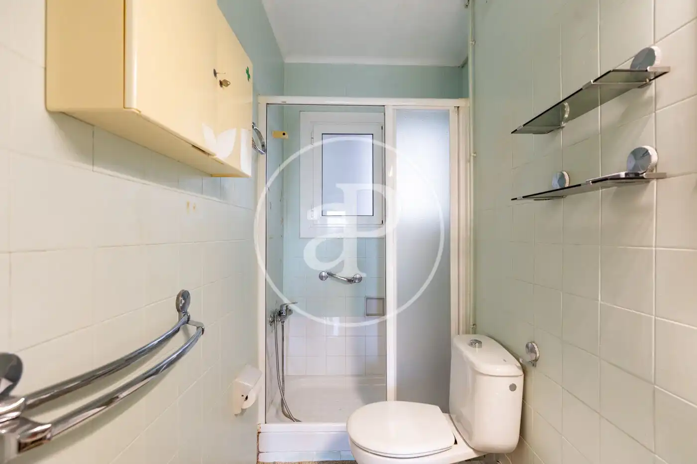 Baño de Piso en venta en Sant Just Desvern con Aire acondicionado, Calefacción y Jardín privado