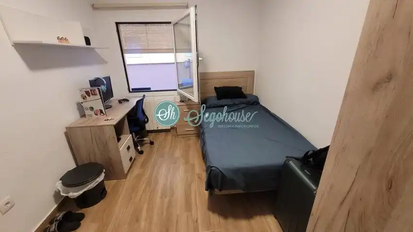 Habitación de Piso de alquiler en Segovia con Calefacción, Terraza y Amueblado