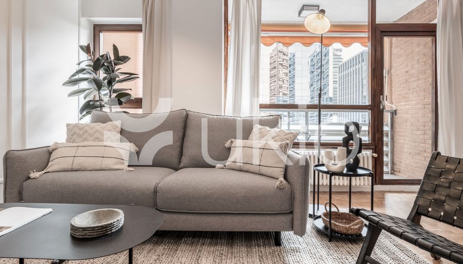 Apartamento de alquiler en Calle de Orense, Cuatro Caminos - Azca - Imagen 2
