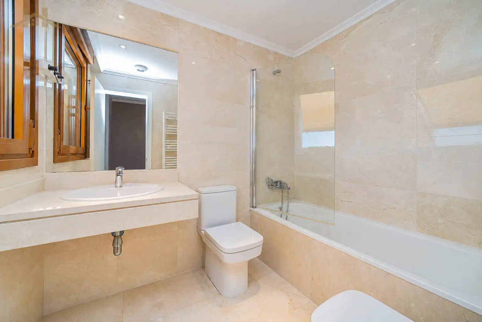 Bathroom of Attic for sale in Boadilla del Monte  with Air Conditioner, Heating and Private garden