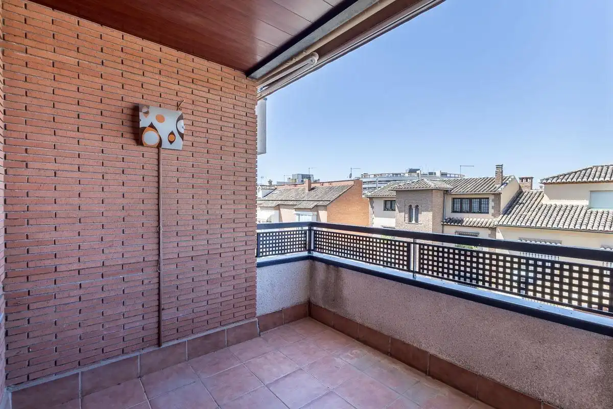 Terrasse von Wohnung zur Miete in Granada mit Klimaanlage, Heizung und Privatgarten