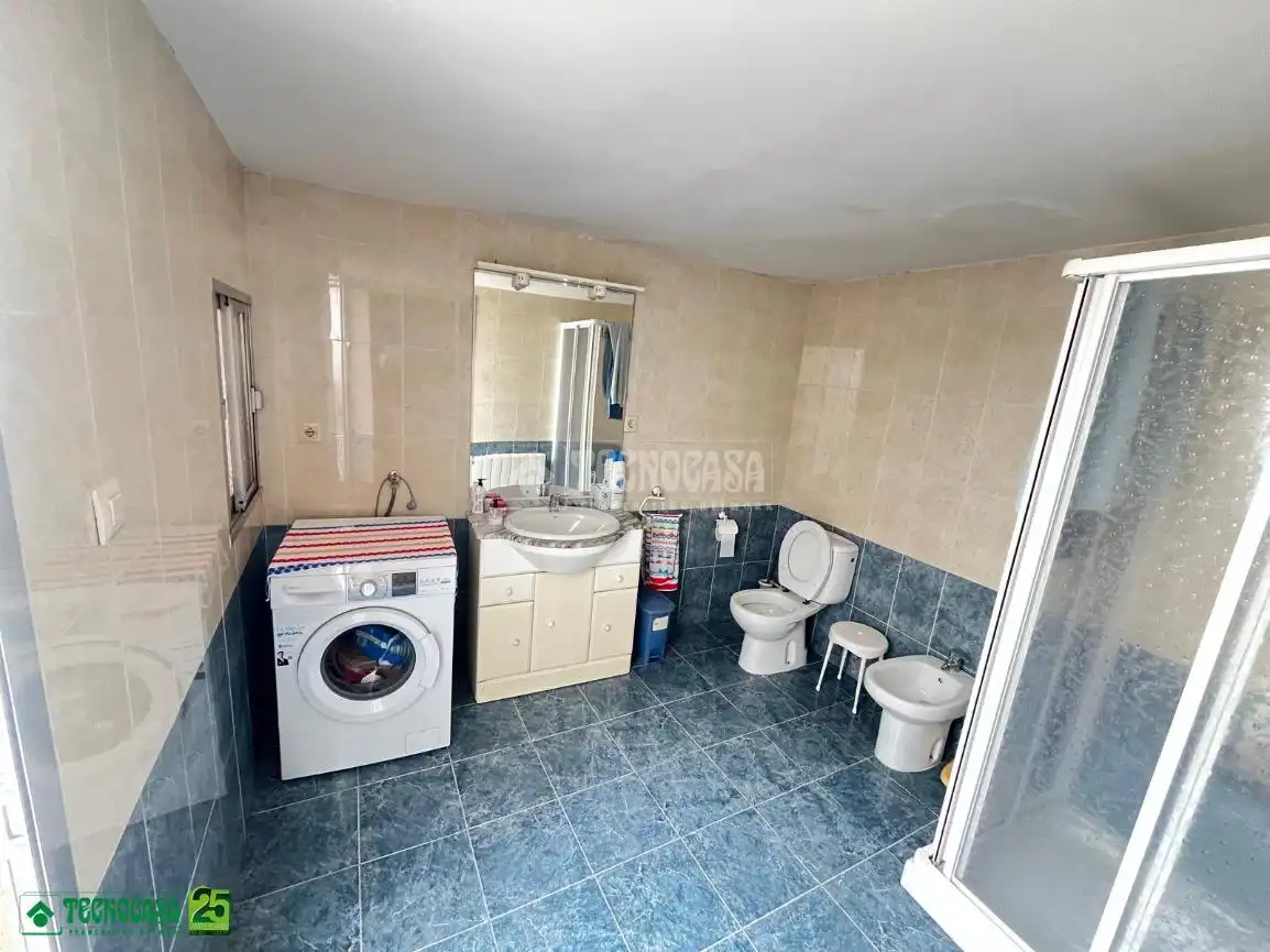 Baño de Casa adosada en venta en Miguelturra con Aire acondicionado y Calefacción