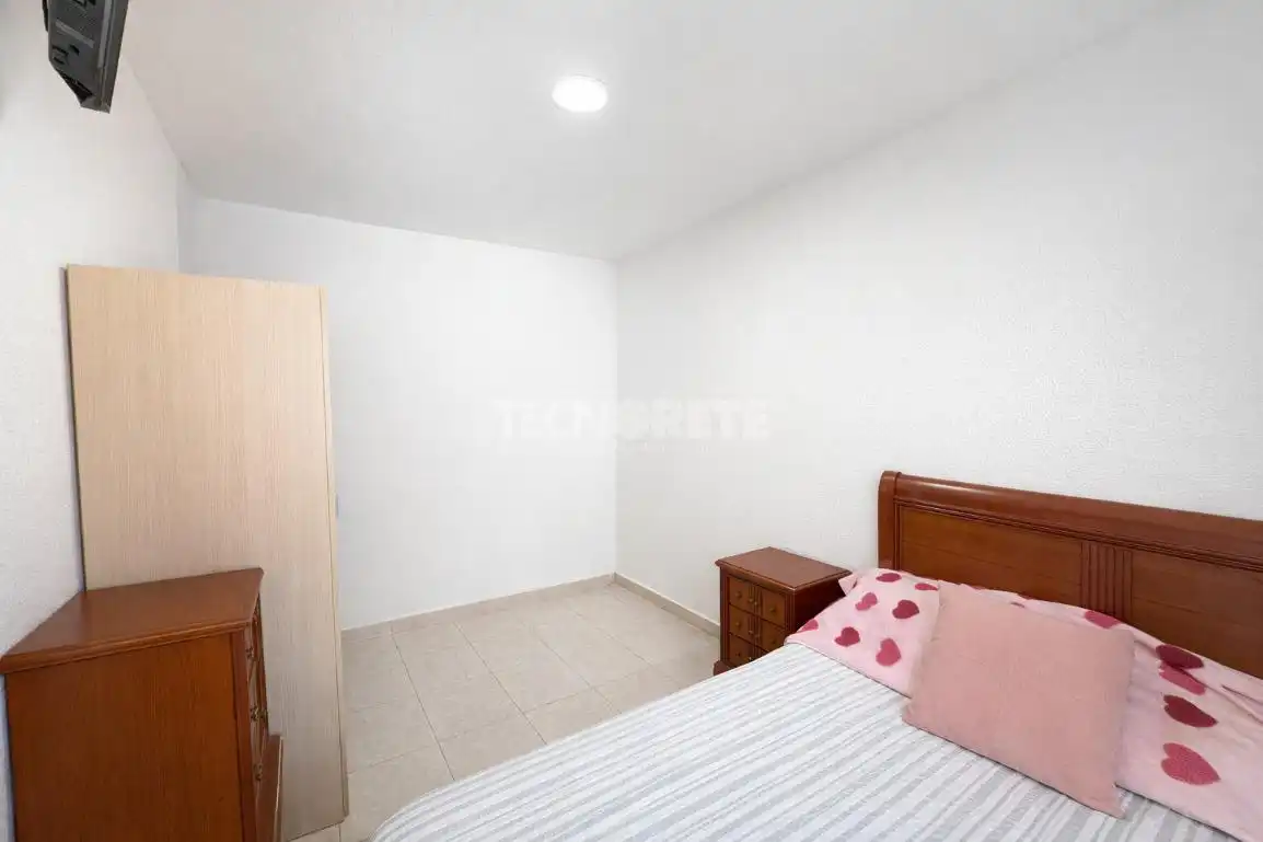 Bedroom of Flat for sale in Madrid  with Air Conditioner, Heating and Terrace