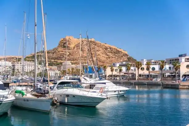 Vista exterior de Àtic en venda en Alicante / Alacant amb Terrassa, Balcó i Piscina comunitària