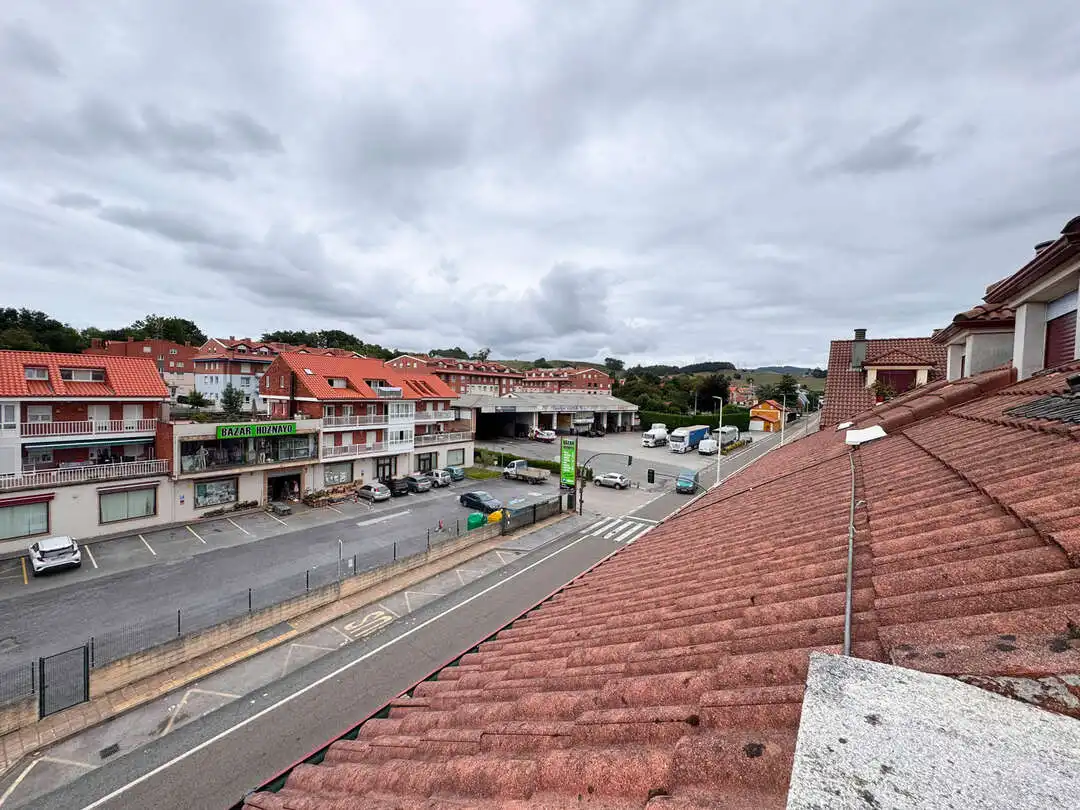 Außenansicht von Dachboden zur Miete in Entrambasaguas mit Heizung, Terrasse und Schwimmbad