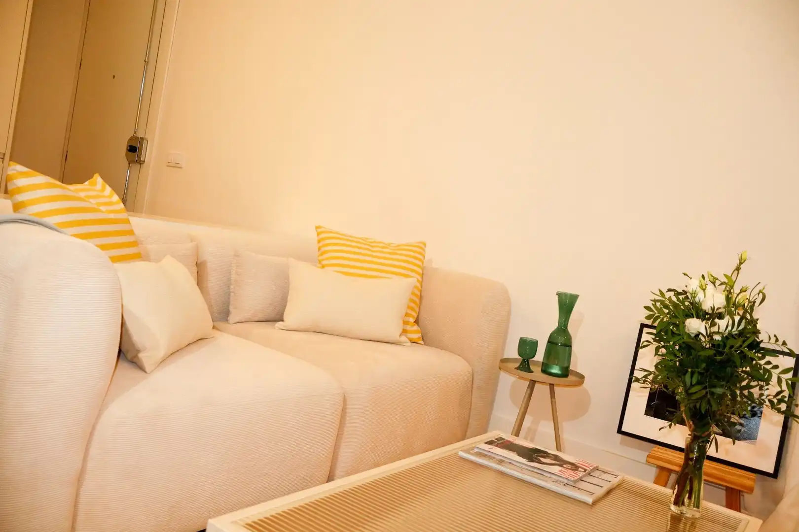 Sala d'estar de Apartament en venda en Madrid amb Aire condicionat, Calefacció i Moblat