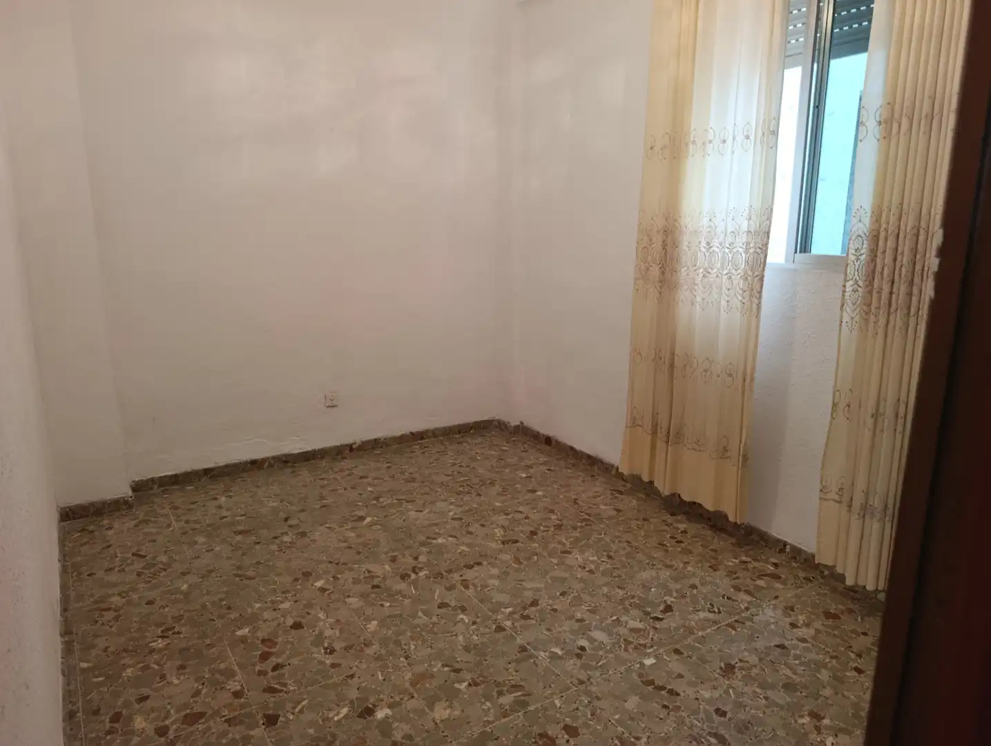 Flat for sale in Dos Hermanas  with Air Conditioner