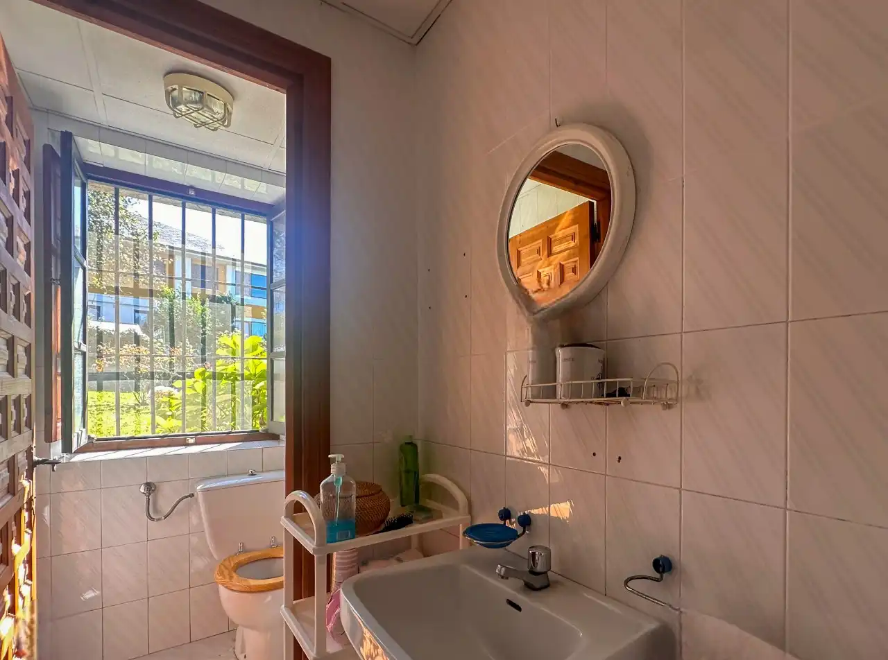 Baño de Casa o chalet en venta en Alfoz de Lloredo con Calefacción, Jardín privado y Terraza