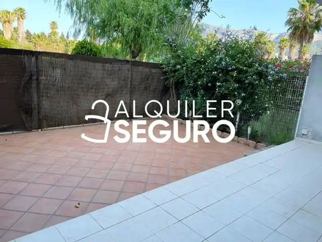 Jardí de Pis de lloguer en Dénia amb Aire condicionat, Terrassa i Traster