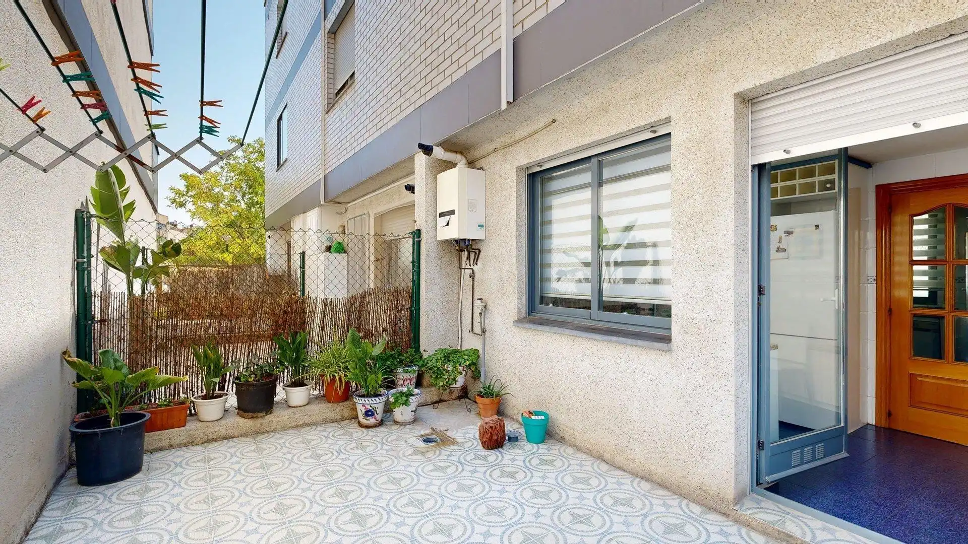 Vista exterior de Casa adosada en venta en Zaragoza con Aire acondicionado, Calefacción y Terraza