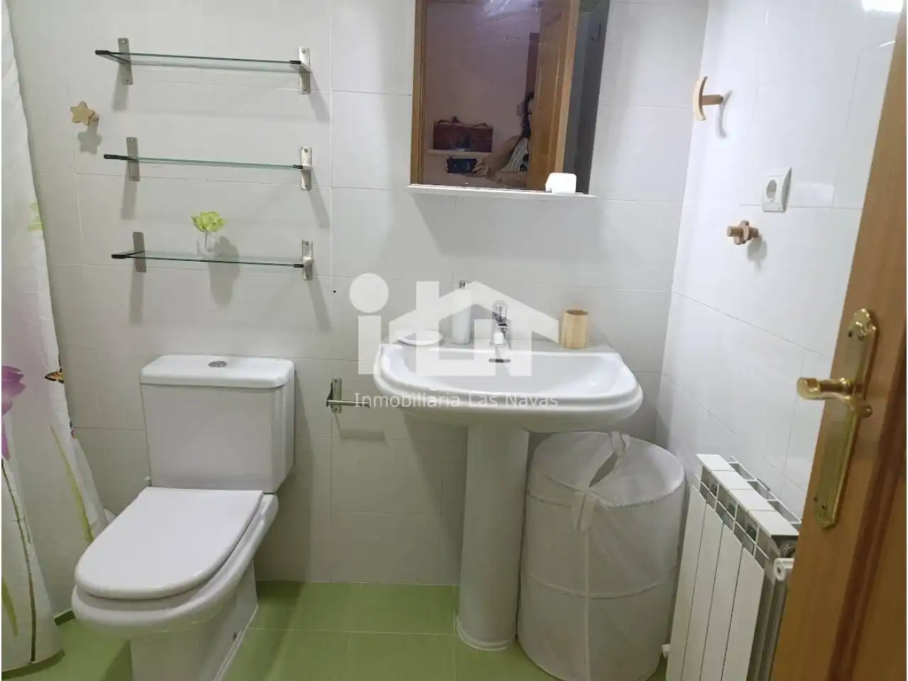 Bany de Pis en venda en Ávila amb Calefacció, Traster i Piscina comunitària