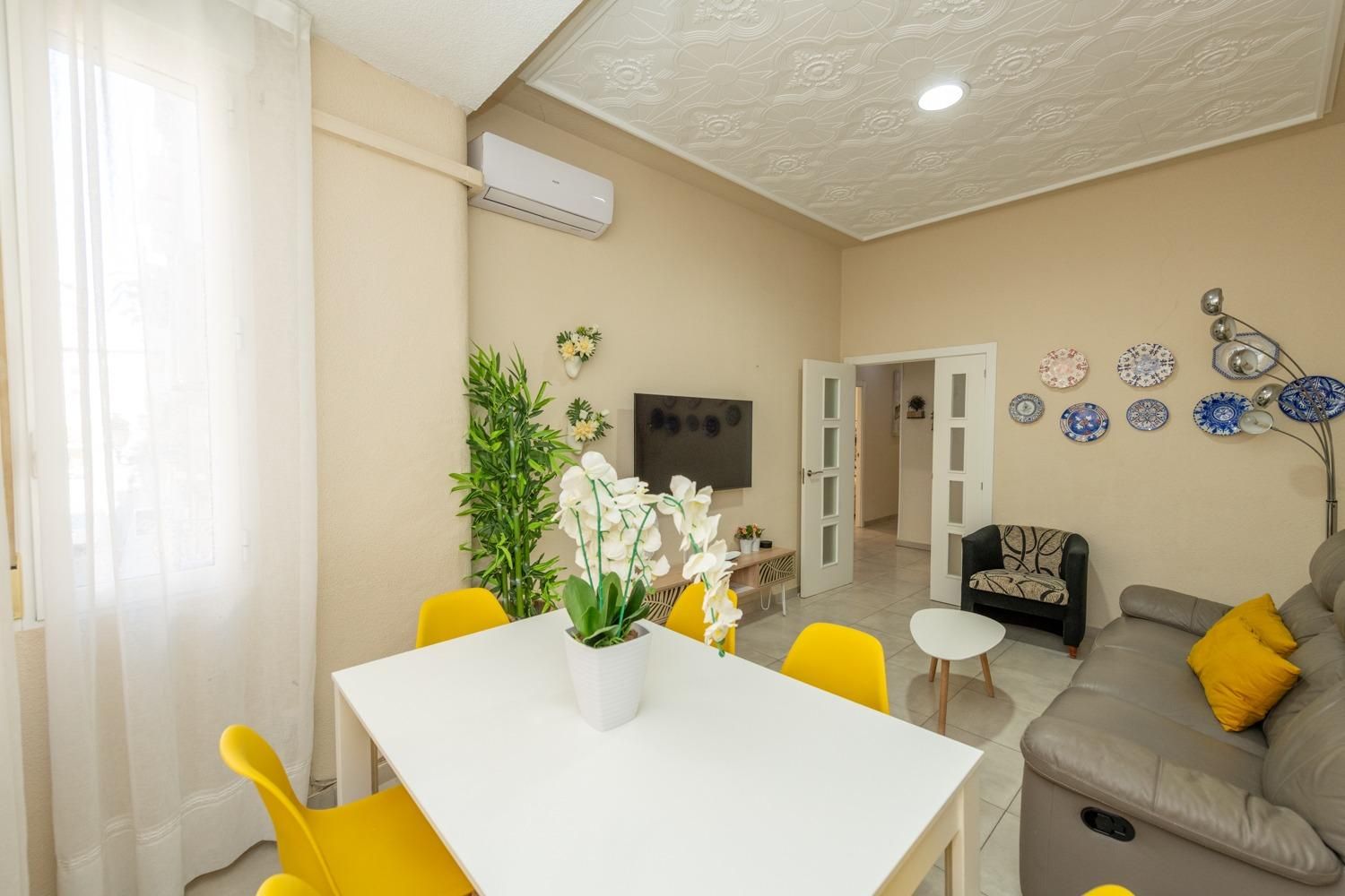 Menjador de Pis en venda en Alicante / Alacant amb Aire condicionat, Calefacció i Balcó