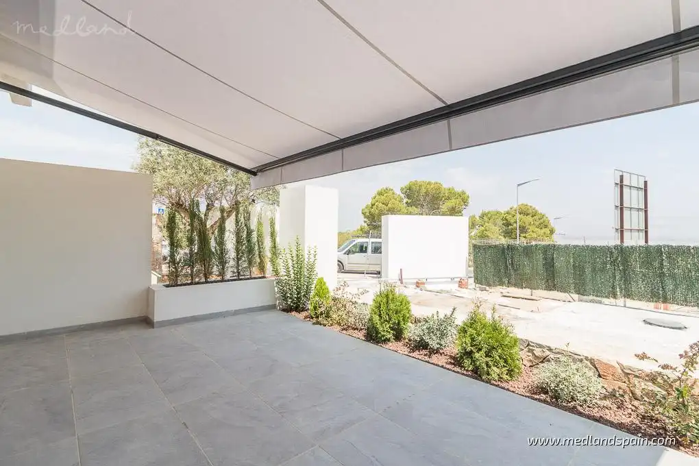 Terraza de Apartamento en venta en Torrevieja con Jardín privado, Terraza y Piscina comunitaria