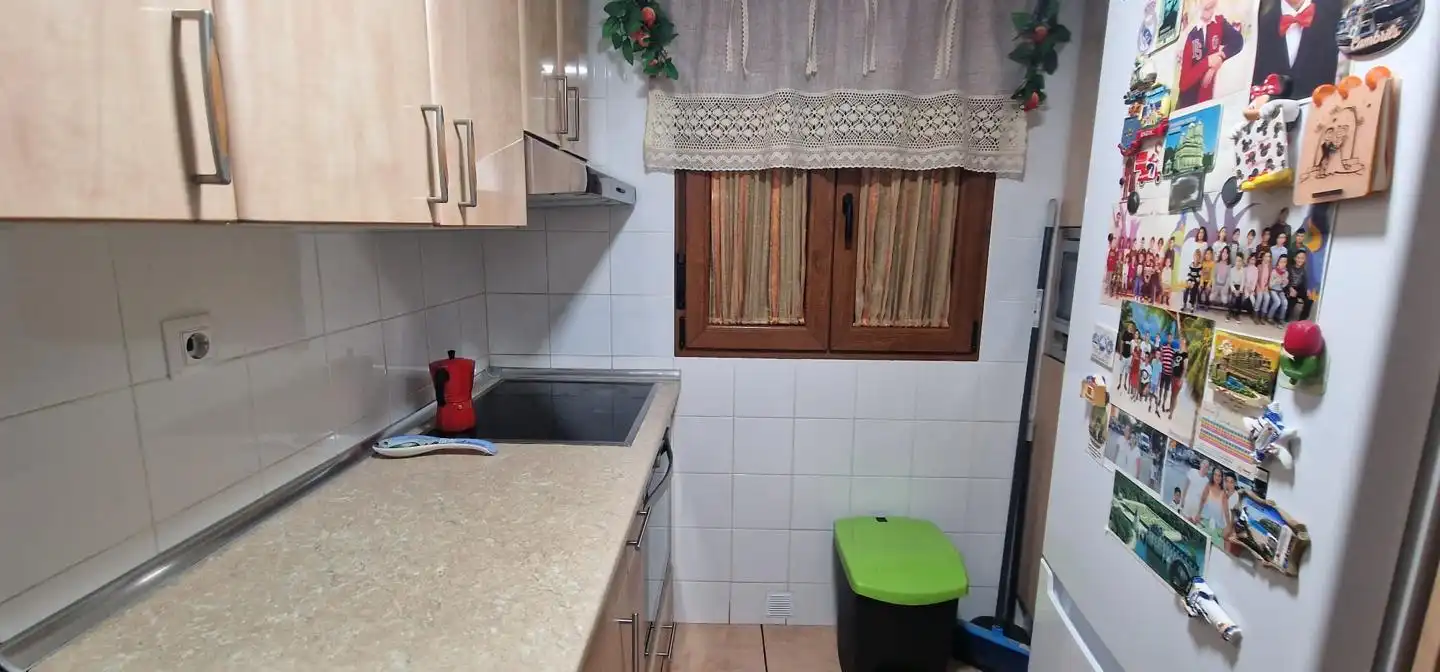 Cuina de Casa o xalet en venda en Cadrete amb Aire condicionat, Calefacció i Jardí privat