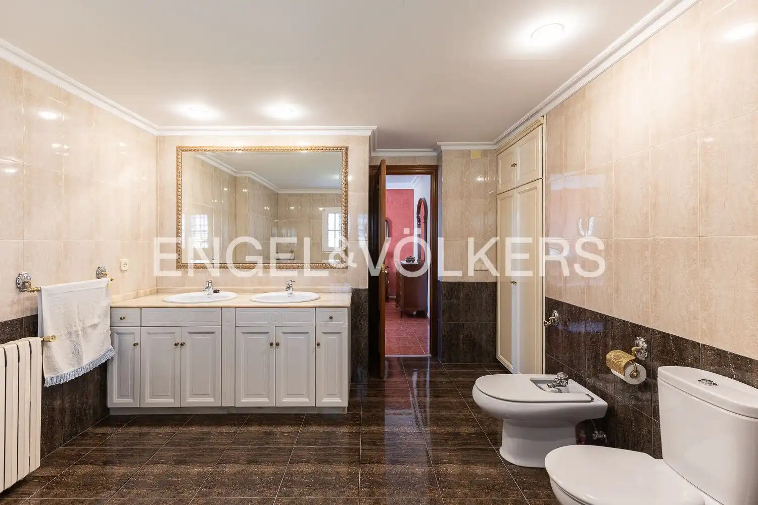 Bathroom of Houses for sale in Paterna  with Air Conditioner, Heating and Private garden