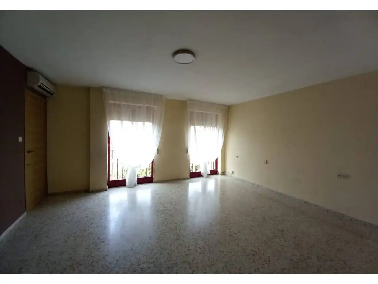 Wohnzimmer von Wohnung zur Miete in Montefrío