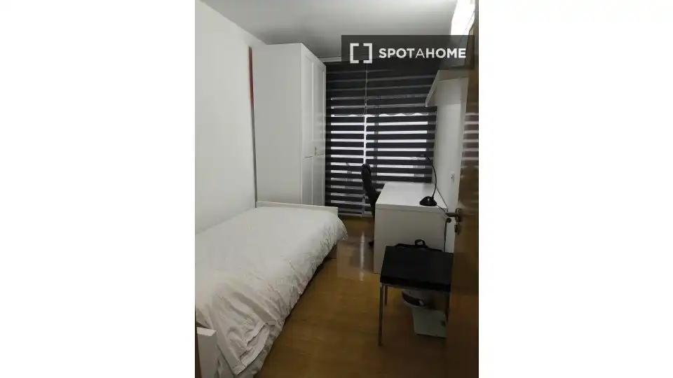 Room in PAU de Carabanchel